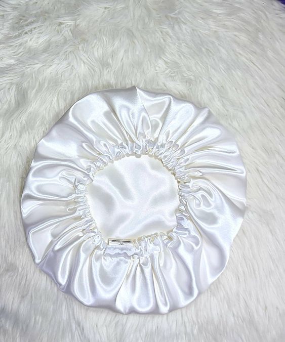 Bonnet en Satin